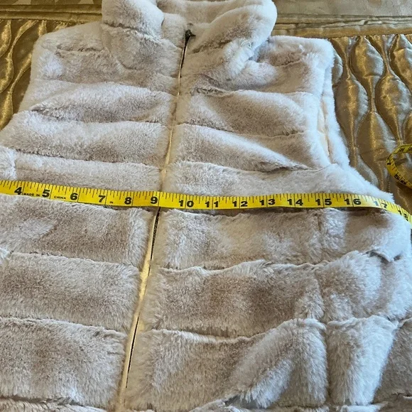 NWT Dylan Los Angeles Faux Fur Zip Up Jacket Ecru Color Size S - Picture 11 of 13
